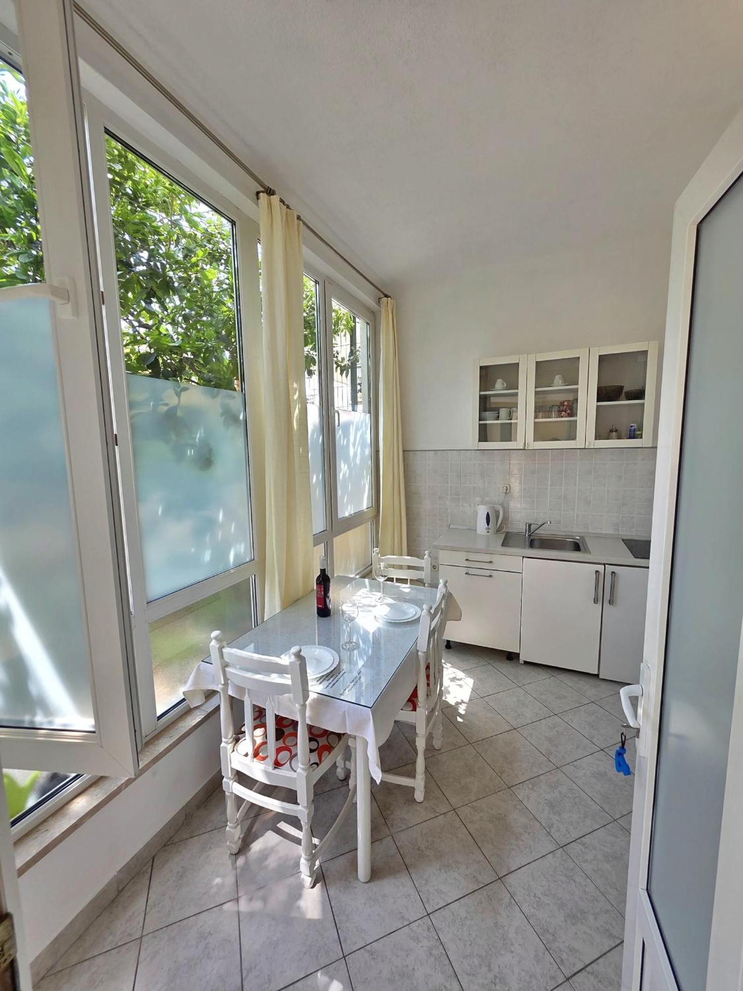 Cosey For 2 Free Private Parking Makarska